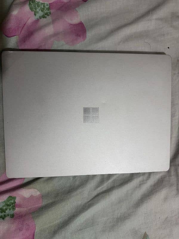 Microsoft Surface Laptop 2 3