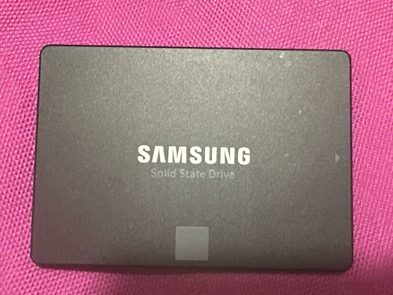 Samsung 860 EVO 250GB SSD - 98% Health, Excellent Performance! 0