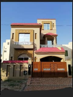 5 Marla New House For Rent in bahria Town Lahore