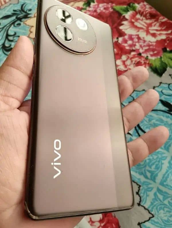 Exchange offer-Vivo V30 5G_12+256GB offital PTA Dule Sim_10by10 0