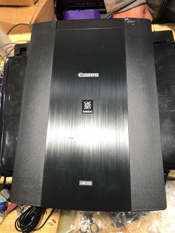 Canon LiDE220 Document Scanner 1