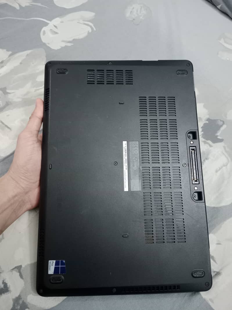 I5 6th gen E5470 8 256 SSD 1