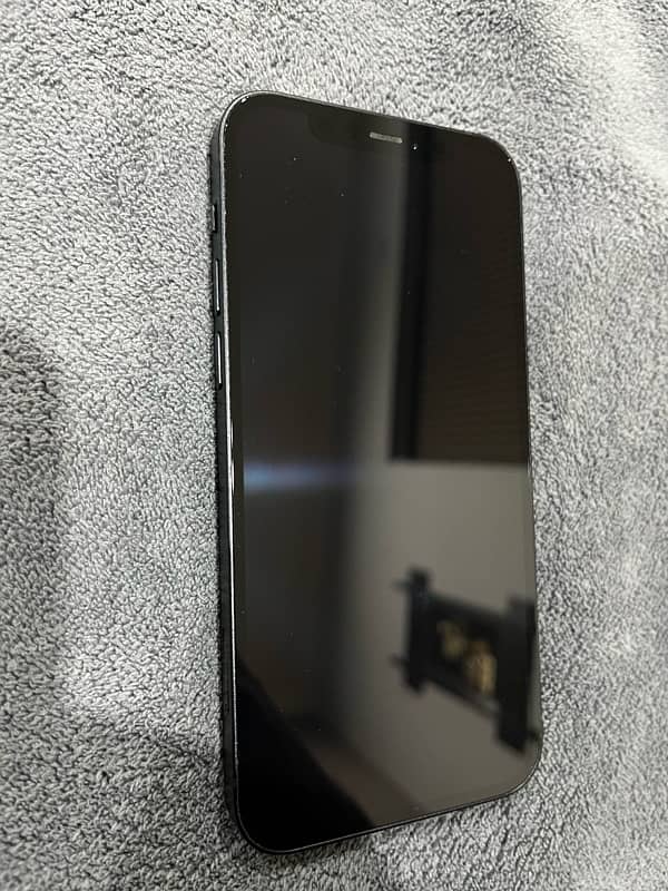 iPhone 12 Black 128gb JV 1