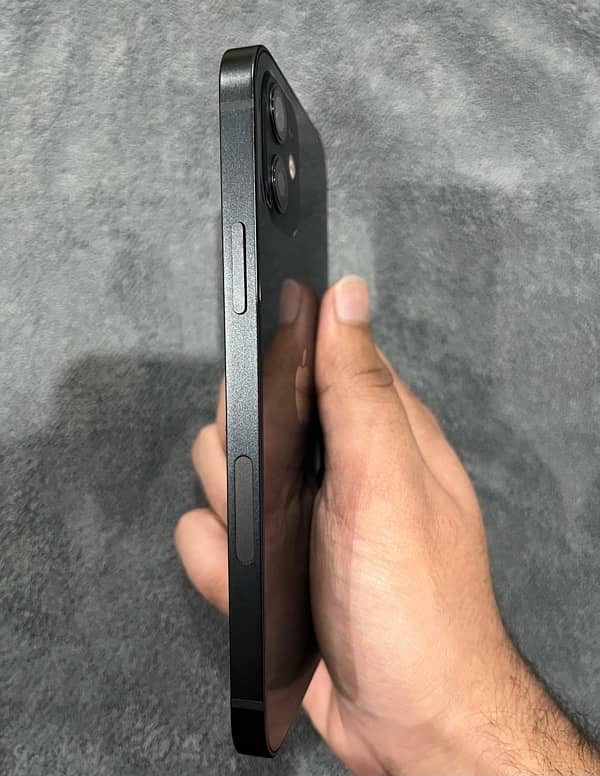 iPhone 12 Black 128gb JV 3