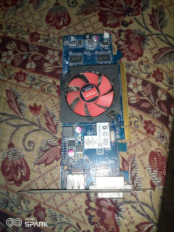 AMD Radeon 7000 4