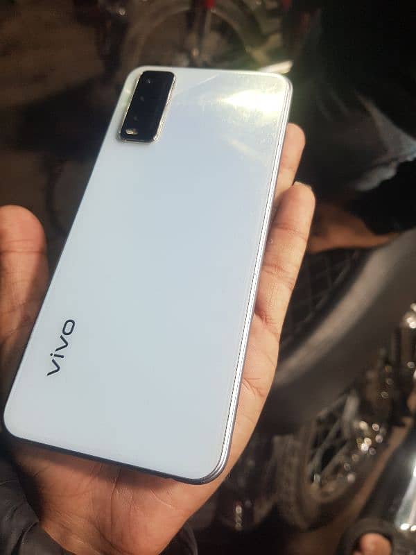 vivo y20 4gb 64ram urgent sale 3