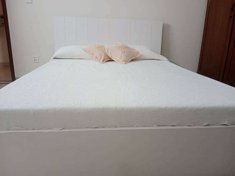 habitt marigold queen size bed 1