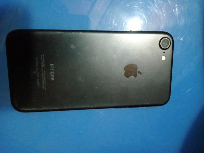 Apple iPhone 7 2