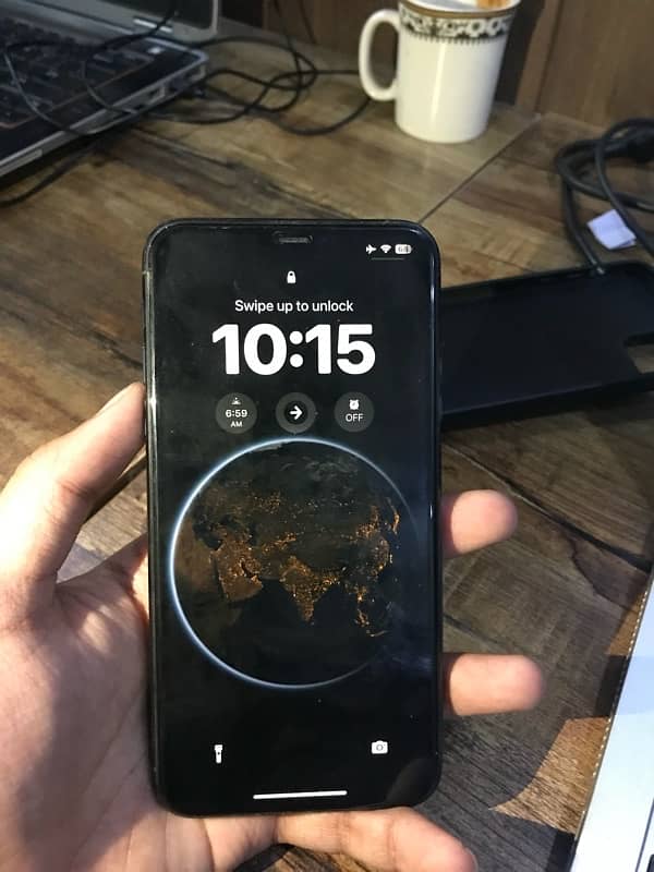 iPhone 11 Pro Max non pta 10/9 condition 0