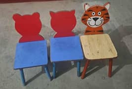 80 small chairs