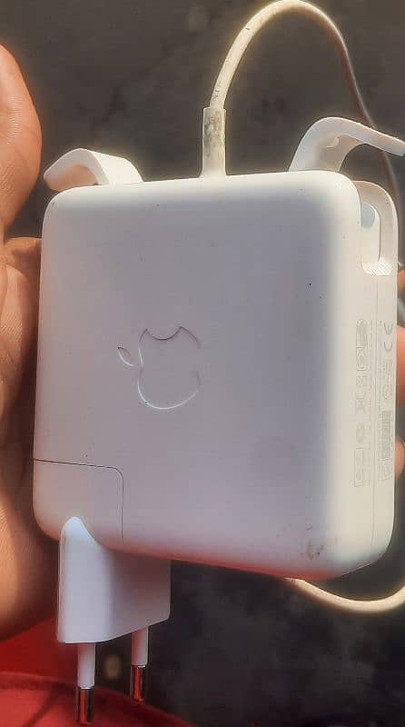 Macbook 85w type-t original charger new condition 2