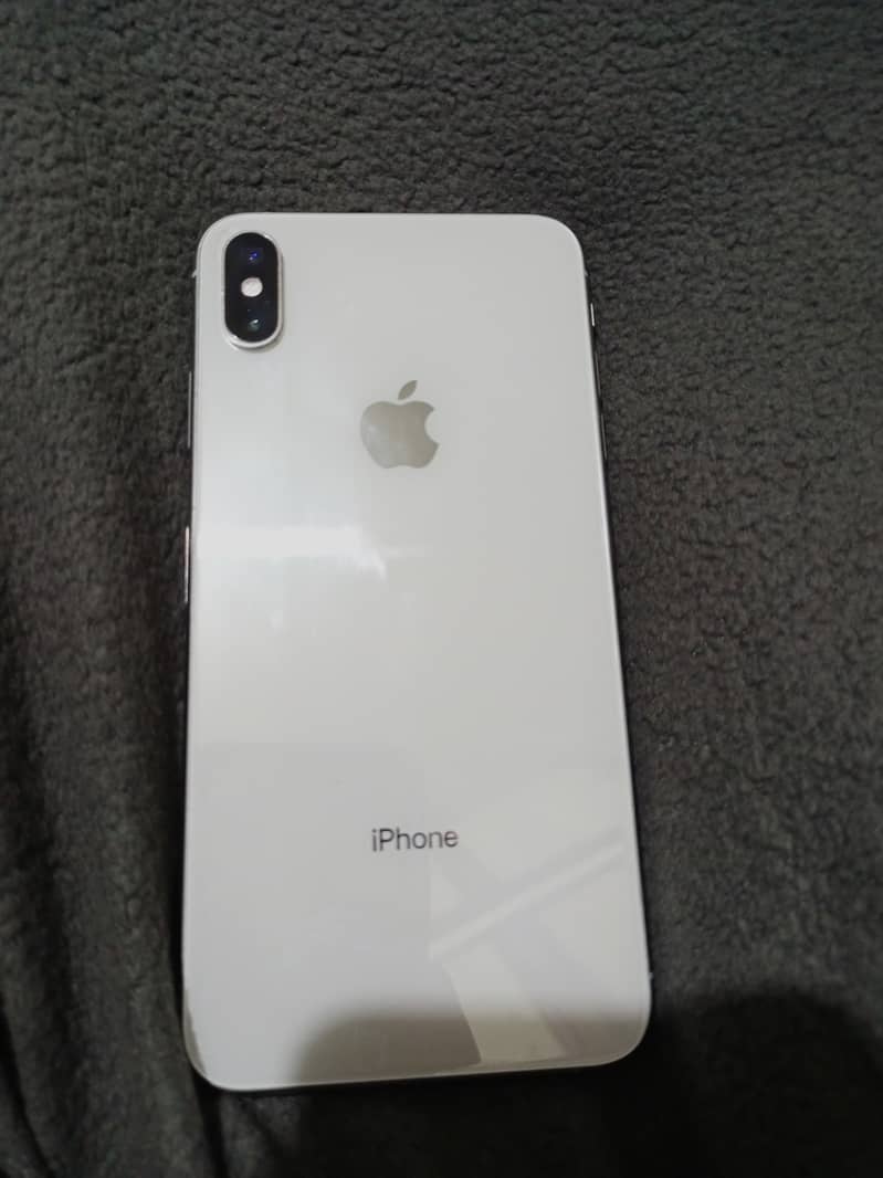 IPHONE XS MAX NON PTA SCOM SIM WORKING.  256GB. 0