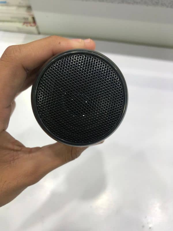 solo x 5 speaker 1