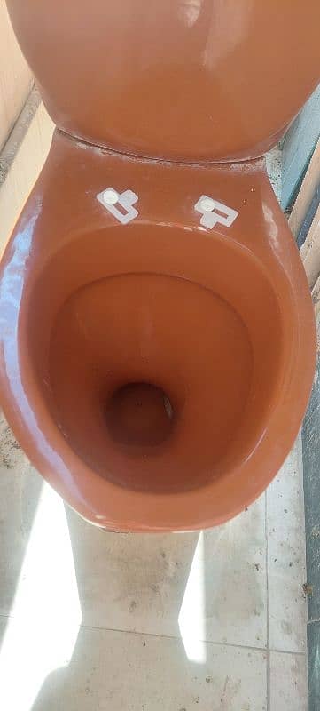 Commode and Wash Basin for Sale – Good Condition! 5