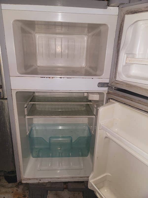 midas fridge very good condition  good working 1