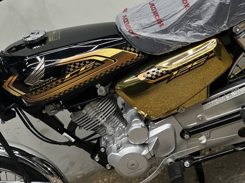 self start honda cg125cc 2025 model ( gold edition ) 4