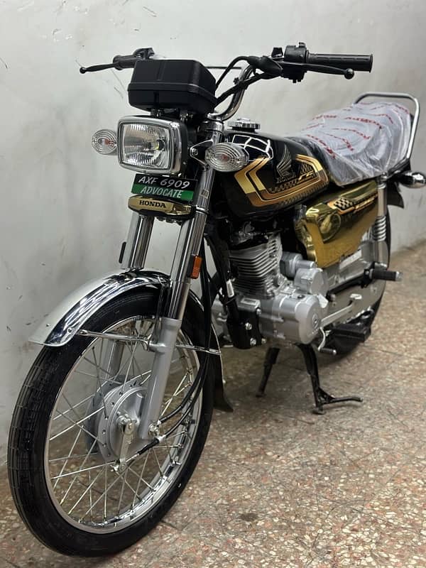 self start honda cg125cc 2025 model ( gold edition ) 8