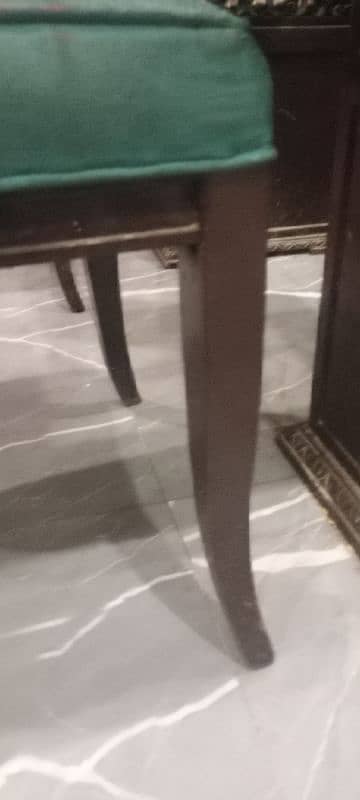 behtreen dining table going cheap 1