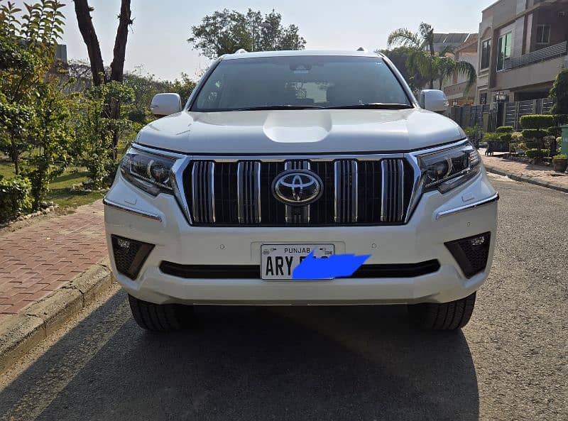 Toyota Prado 2019 -2024 TXL Package Pearl white 0