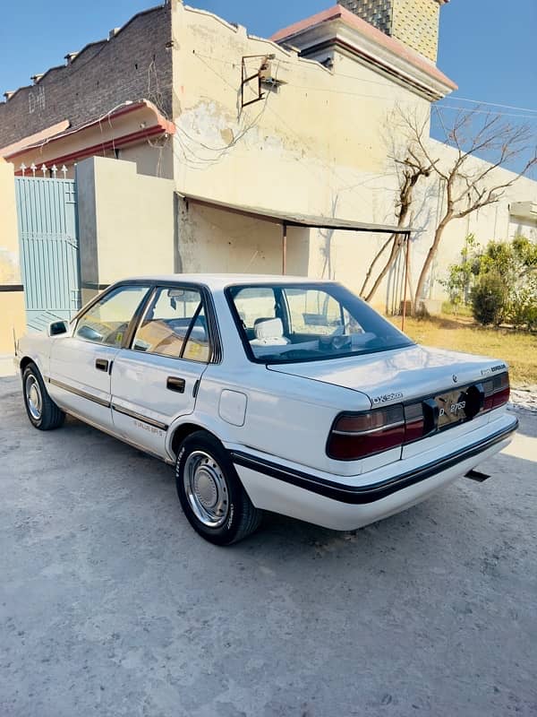 Toyota Corolla 1990 5