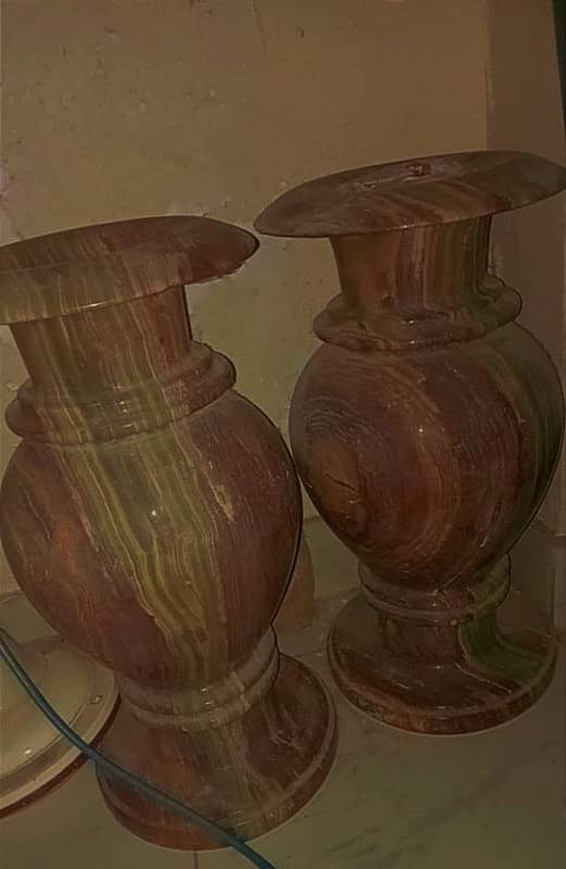 vases in good condition 1