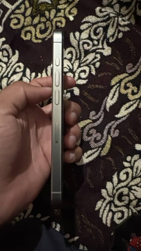 Iphone 15 pro Natural  Titanium 4