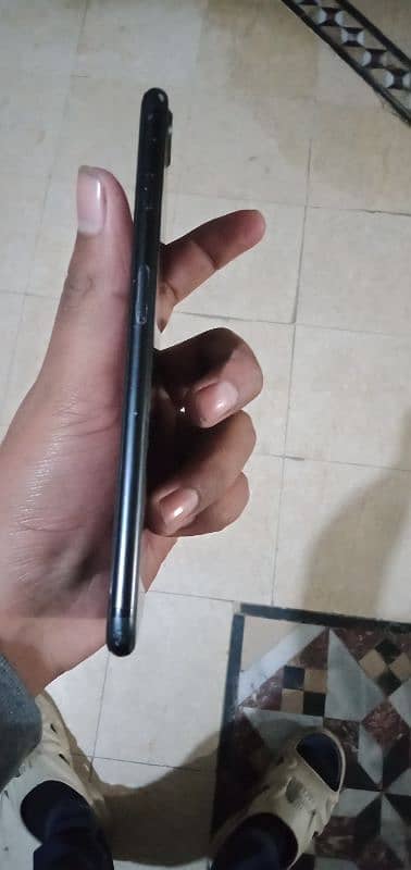 7 plus black color 2