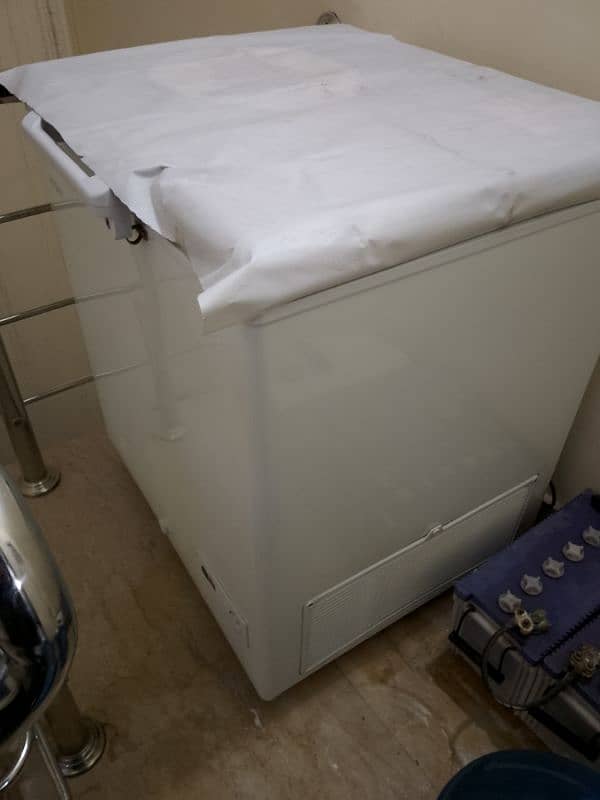 Haier 10 CFT 8/10 like new FREEZER 3