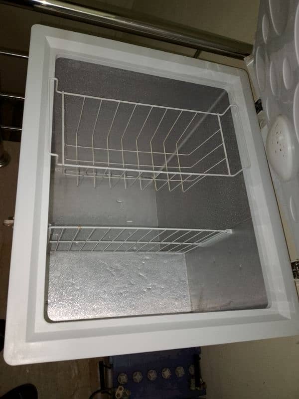 Haier 10 CFT 8/10 like new FREEZER 4