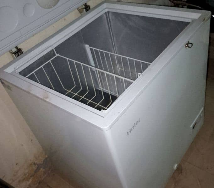 Haier 10 CFT 8/10 like new FREEZER 8