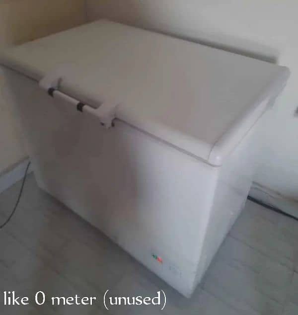 Haier 10 CFT 8/10 like new FREEZER 9