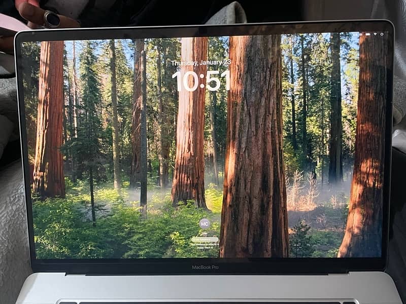 macbook pro 2019 i9 2.4 ghz spcial edition 2