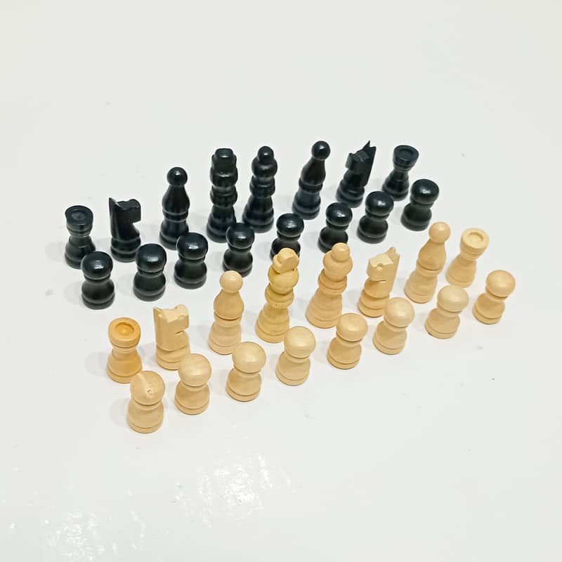 Vintage Jaques of London Wooden Chess Set, 1.5” Kings & Folding Board 3