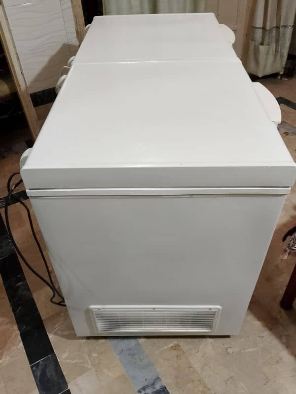 freezer double door 15 cubic feet urgent sell 3