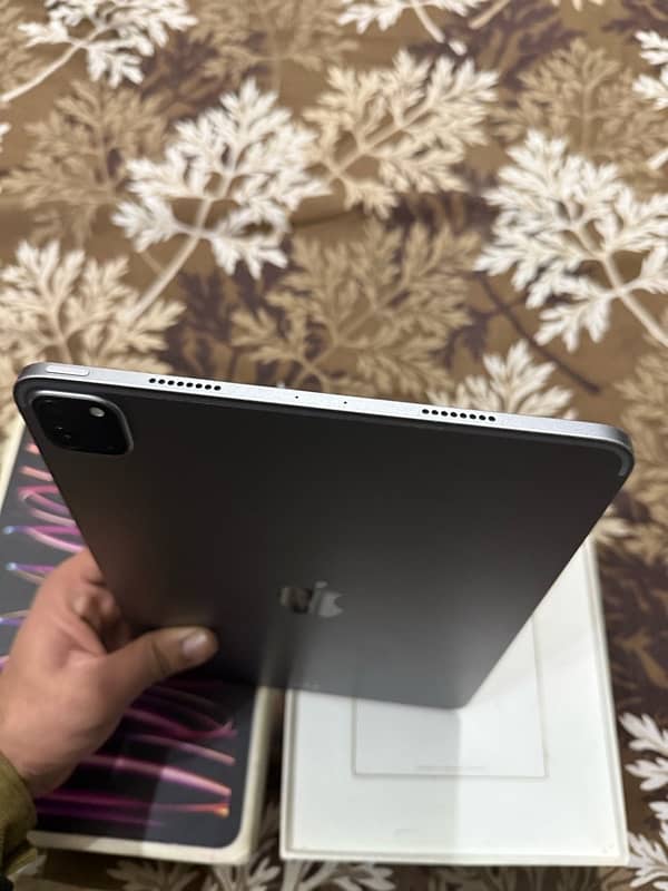 iPad Pro m2 4th generation 11” inches 4