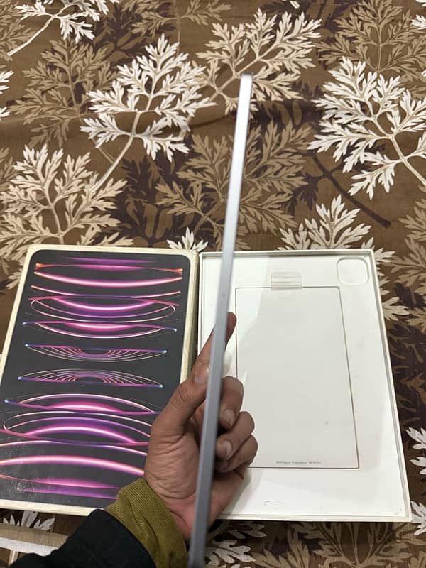 iPad Pro m2 4th generation 11” inches 5