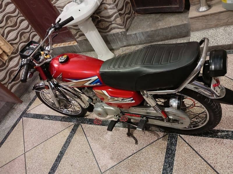 Honda 125 Red colour 1