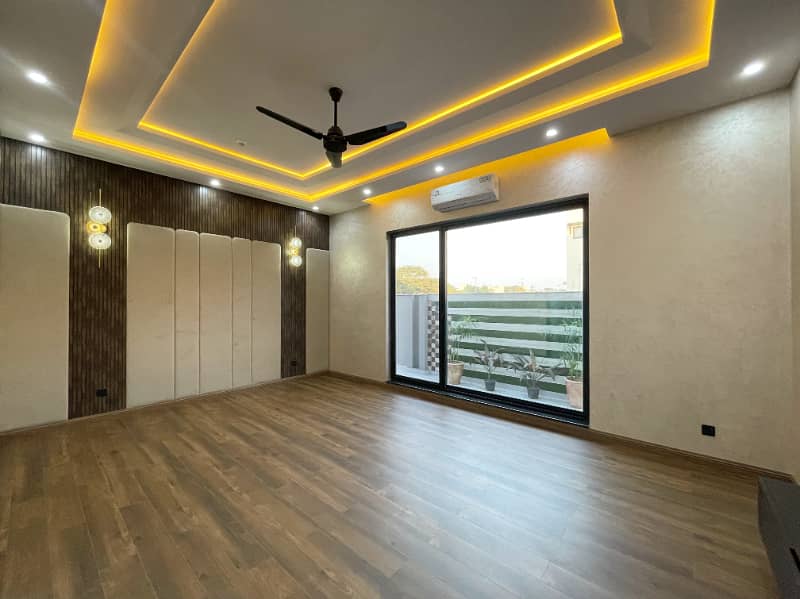 BEAUTIFUL BRAND NEW HOUSE FOR SALE IN DHA LAHORE 11