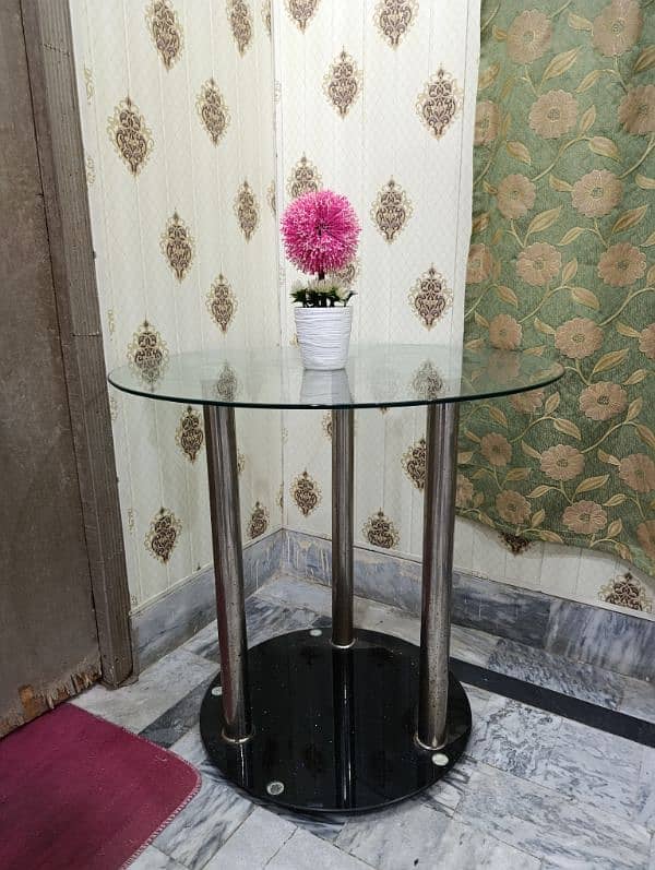 Center Aluminium Table With Glass Top 2