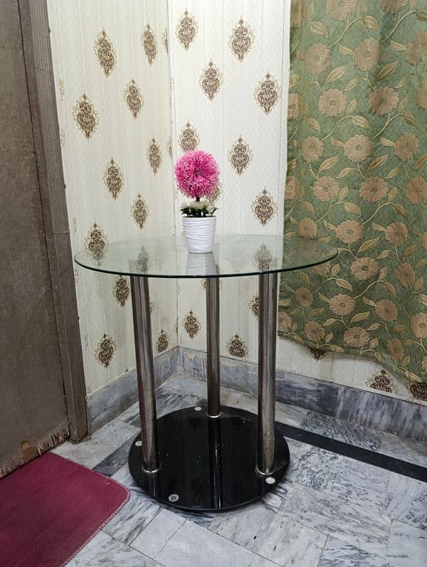 Center Aluminium Table With Glass Top 3