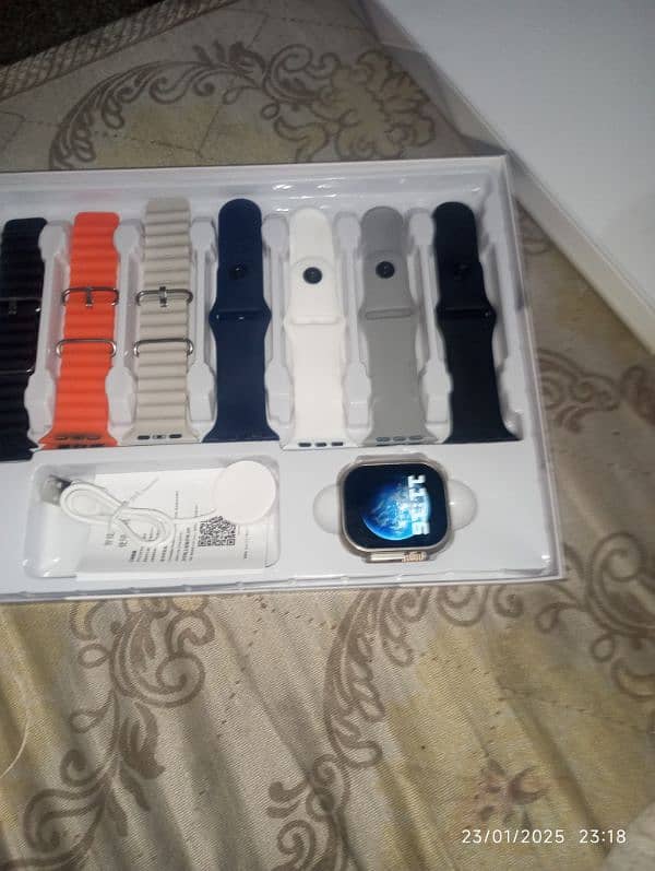 Brand new 7 +1 straps smart watch 7