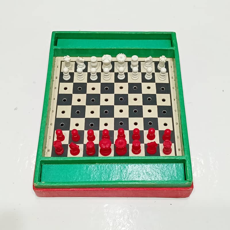 K&C Pocket Chess Set, Vintage 1960s, Red & White Pieces, Original Box 0