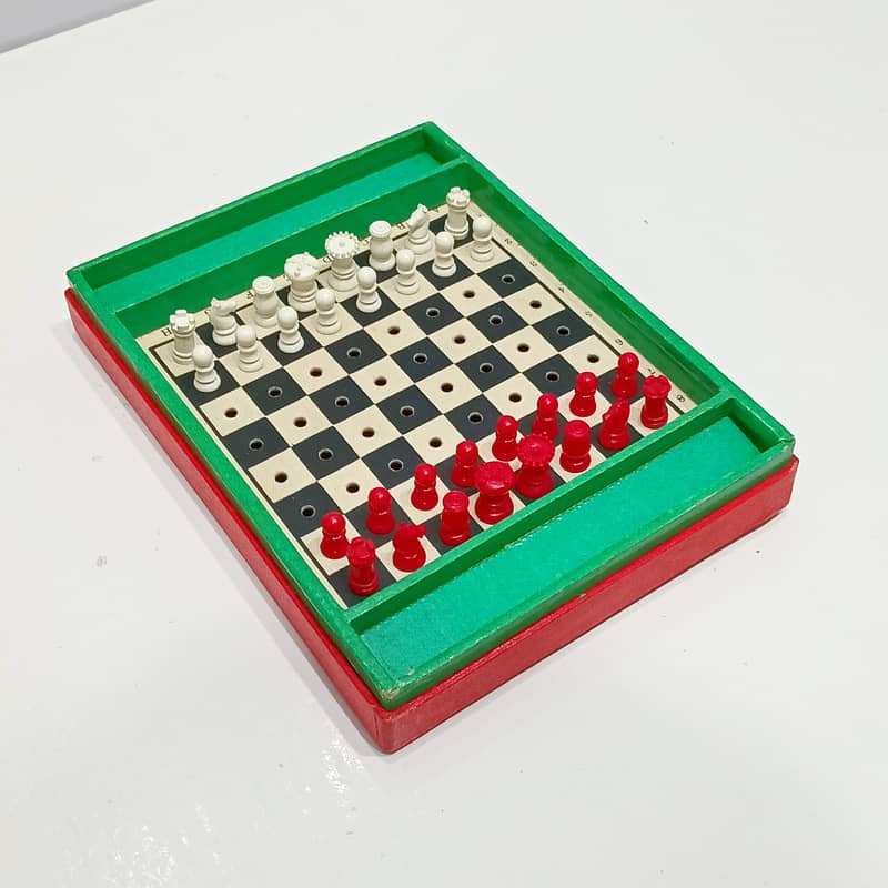 K&C Pocket Chess Set, Vintage 1960s, Red & White Pieces, Original Box 1