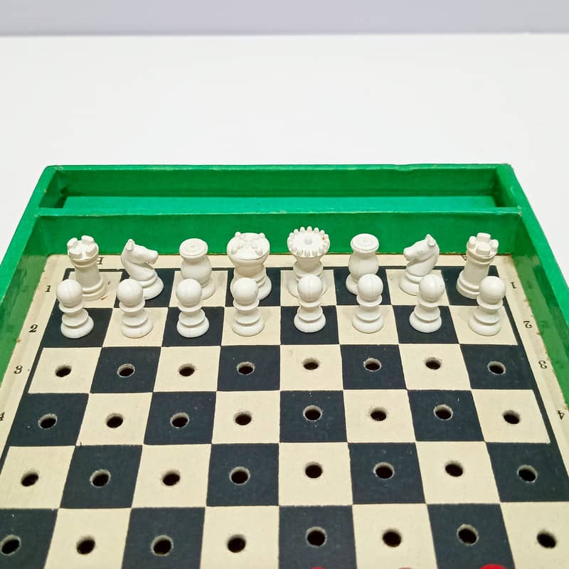 K&C Pocket Chess Set, Vintage 1960s, Red & White Pieces, Original Box 3