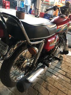 honda 125 22 model one hand use