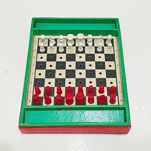 K&C Pocket Chess Set, Vintage 1960s, Red & White Pieces, Original Box 10