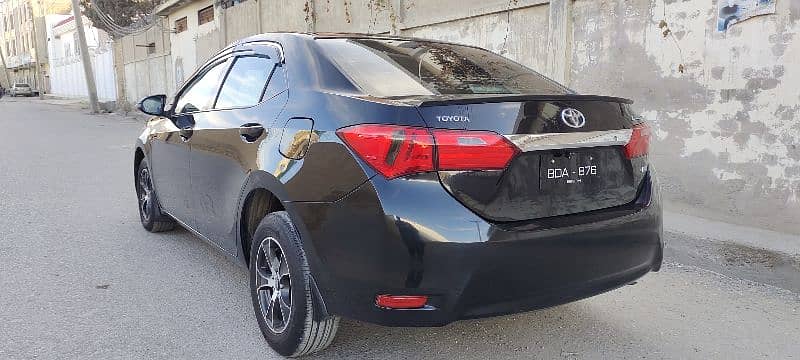 Toyota Corolla GLI 2015 b to b first owner 3