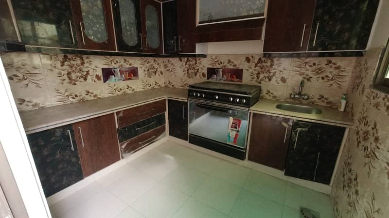 PORTION FOR SALE IN GULSHAN-E-IQBAL BLOCK-7 27