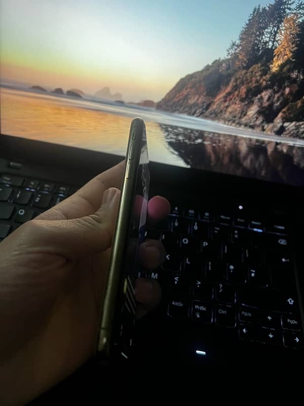 Iphone Xs Pta Approved Golden Colour 7