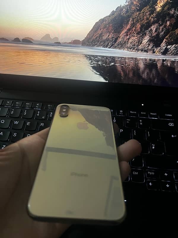 Iphone Xs Pta Approved Golden Colour 9